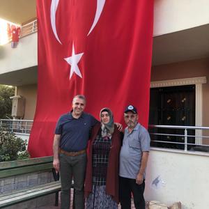 Kahraman şehitlerimiz Jan.Uzm.Çvş Durmuş TEK ve Jan.Uzm.Çvş Asım TÜRKEL'in çok kıymetli babalarını #BabalarGünü'nde ziyaret ettik. Ailelerimize hayırlı ve sağlıklı bir ömür diliyoruz.  @tcailesosyal - fotoğraf 3