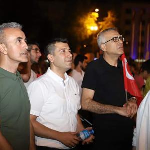 DEMOKRASİ ZAFERİ - fotoğraf 1