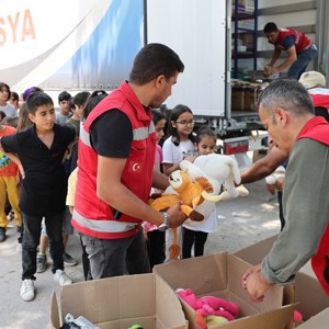 Mobil Sosyal Market Tırı Kahramanmaraş’ta 60 bini aşkın kişiye ulaştı - fotoğraf 4