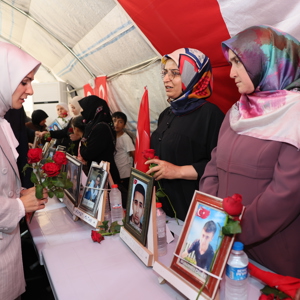 Aile ve Sosyal Hizmetler Bakanımız Göktaş Diyarbakır Annelerini Ziyaret Etti - fotoğraf 14