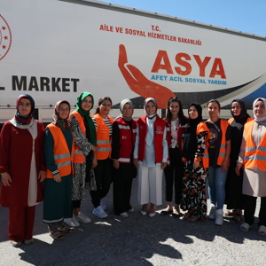 Aile ve Sosyal Hizmetler Bakanımız Göktaş Bayramın Son Gününde Adıyaman’da Depremzedelerle Bir Araya Geldi - fotoğraf 16