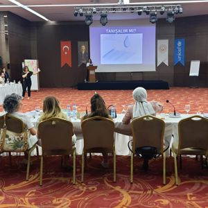 “Yeni Yaklaşımlarla Aile Eğitim Programı Eğitici Eğitimi“ Programı Başladı - fotoğraf 3