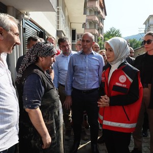 Bakanımız Mahinur Özdemir Göktaş Selden Etkilenen Zonguldak'ta İncelemelerde Bulundu - fotoğraf 2