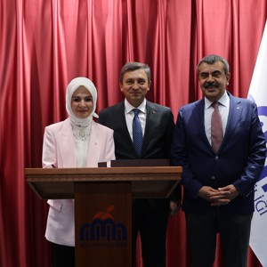 Aile ve Sosyal Hizmetler Bakanımız Göktaş ile Milli Eğitim Bakan Tekin, “Afet Bölgesi Eğitim Destek Programı İşbirliği Protokolünü imzaladı - fotoğraf 3