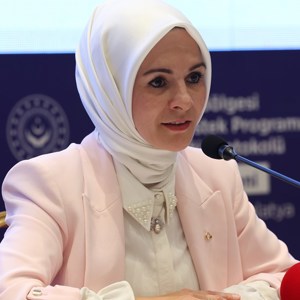 Aile ve Sosyal Hizmetler Bakanımız Göktaş ile Milli Eğitim Bakan Tekin, “Afet Bölgesi Eğitim Destek Programı İşbirliği Protokolünü imzaladı - fotoğraf 1