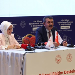 Aile ve Sosyal Hizmetler Bakanımız Göktaş ile Milli Eğitim Bakan Tekin, “Afet Bölgesi Eğitim Destek Programı İşbirliği Protokolünü imzaladı - fotoğraf 2