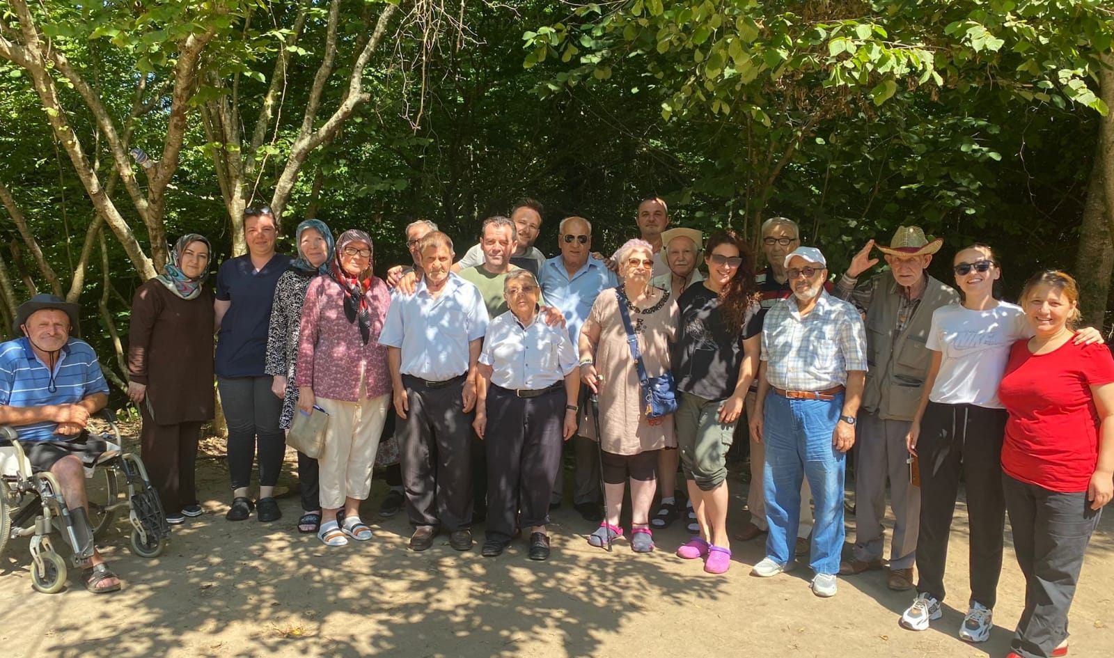 Lüleburgaz Ramazan Yaman Huzurevi Yaşlı Bakım ve Rehabilitasyon Merkezi Müdürlüğünden hizmet almakta olan değerli büyüklerimizin piknik etkinliği