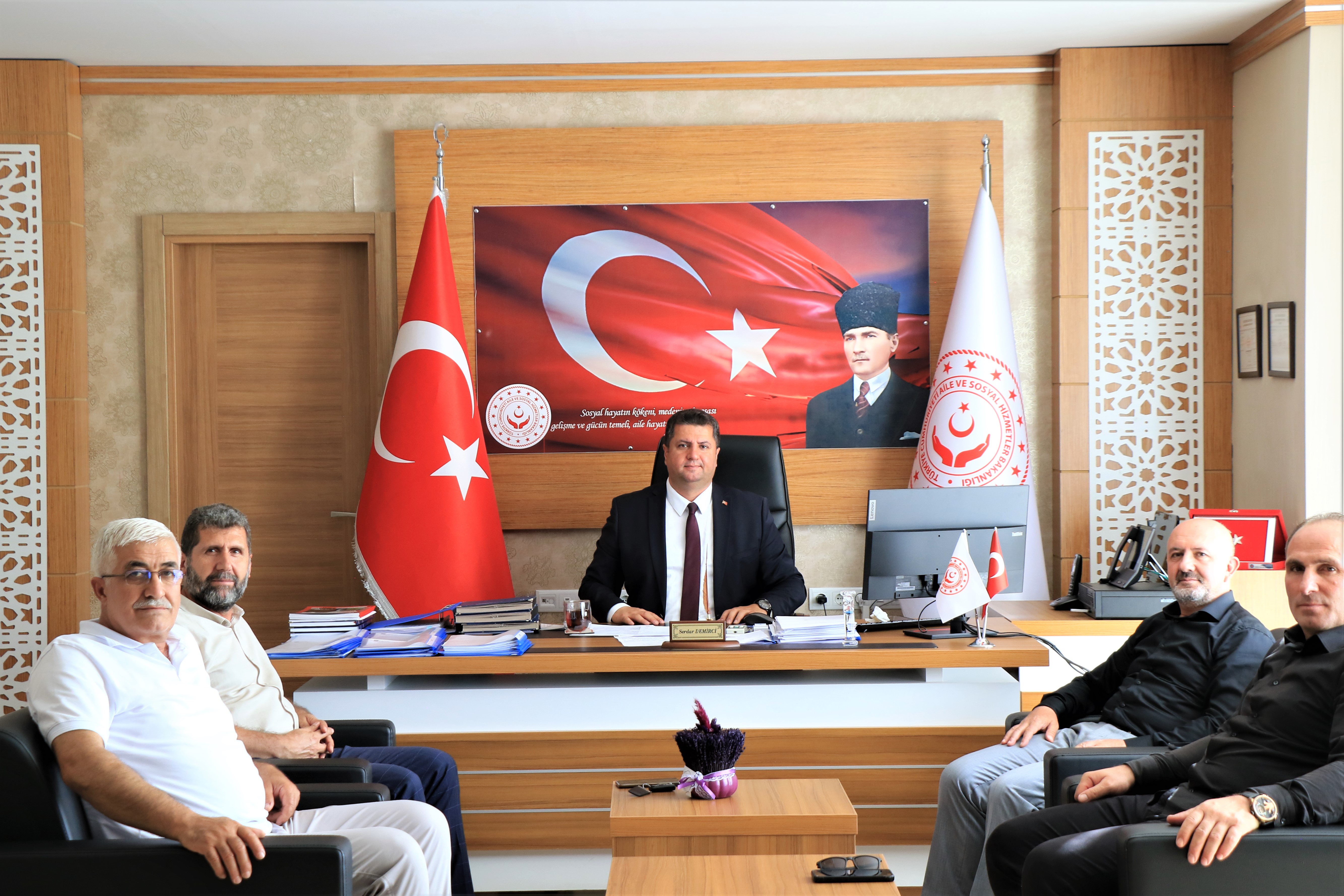 Memur Sen Erzincan İl Başkanı Nebi Gül ve Bağlı Konfederasyon Başkanları İl Müdürümüz Serdar Demirci’yi Makamında Ziyaret Ettiler. 