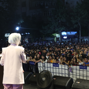 Bakanımız Mahinur Özdemir Göktaş Baba Ocağı Emirdağ’da 17’nci Gurbetçi Festivali’ne Katıldı - fotoğraf 2
