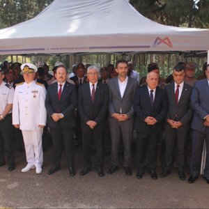 Kutsal vatan toprağını korumak için canını siper eden kahraman şehitlerimizi,çok kıymetli şehit ailelerimiz,il protokolü ve Valimiz Sn.Ali Hamza Pehlivan'ın da katılımıyla Şehitlikte dualarla andık.Aziz şehitlerimizin ruhları şad olsun. - fotoğraf 3