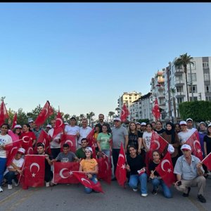 Vatandaşlarımız,il protokolü,çocuklarımız, personellerimiz ve Valimiz Sn.Ali Hamza Pehlivan'ın da katılımıyla #15TemmuzDemokrasiveMilliBirlikGünü yürüyüşü gerçekleştirdik - fotoğraf 1
