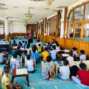 #ErdemliSHM, Tömük Kız-Erkek Kur'an Kursu öğrencilerine yönelik ''Çocuk Hakları, Dijital Bağımlılık ve Ekolojik Okuryazarlık'' eğitimi verdi. - fotoğraf 1