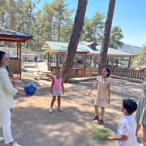 İl müdürlüğümüz #ÇocukHaklarıİlKomitesi üyesi çocuklarımızla Ayvagediği Yaylası Doğa Park'ta düzenlediğimiz etkinlikte bir araya geldik.  #MezitliSHM - fotoğraf 2