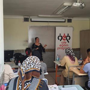 #Yenişehir SHM, Halk Eğitim Merkezi kursiyerlerine yönelik ''Evlilik Öncesi Eğitim, Madde Bağımlılılığı ve Hayatın İlk Çeyreği'' eğitimleri düzenledi.  - fotoğraf 1