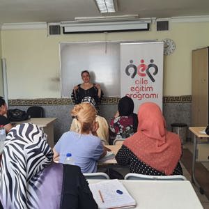 #Yenişehir SHM, Halk Eğitim Merkezi kursiyerlerine yönelik ''Evlilik Öncesi Eğitim, Madde Bağımlılılığı ve Hayatın İlk Çeyreği'' eğitimleri düzenledi.  - fotoğraf 2