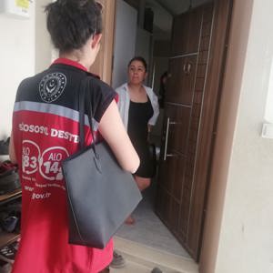 Hane Ziyaretleri kapsamında #ASDEP ekiplerimizle vatandaşlarımızı bilgilendirmeye, sosyal destek hizmetlerimizi sürdürmeye devam ediyoruz.  #AileSosyalDestekProjesi  📍Tarsus - fotoğraf 2