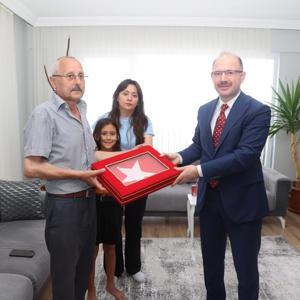 Giresun’da göreve başlar başlamaz ayağının tozuyla şehit aileleri ve  gazi ailemizi ziyaret eden Sayın Valimiz Mehmet Fatih SERDENGEÇTİ - fotoğraf 7