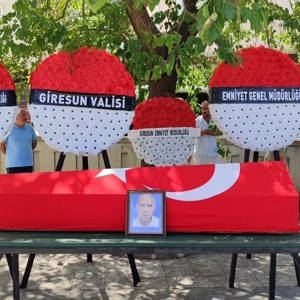 Şehit Polis Memuru Murat MİMİROĞLU'nun muhterem babası Mustafa MİMİROĞLU son yolculuğuna uğurlandı - fotoğraf 1