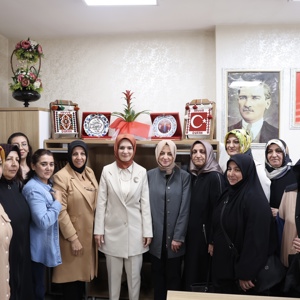 Bakanımız Mahinur Özdemir Göktaş Van'da 100 Aile Destek Merkezi’nin Açılışını Yaptı - fotoğraf 9