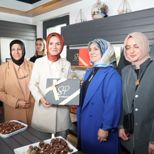 Bakanımız Mahinur Özdemir Göktaş Van'da 100 Aile Destek Merkezi’nin Açılışını Yaptı - fotoğraf 10