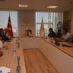 Çocuk Hizmetleri Genel Müdürü Sayın Ayşegül Yıldırım KARA, kuruluş bakımından reşit olarak ayrılan gençleri desteklemek üzere çalışma yürüten Sivil Toplum Kuruluşları ile bir araya geldi.  - fotoğraf 2