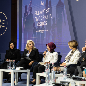 Bakanımız Göktaş, "Budapeşte Demografi Zirvesi"nde Aileyi Güçlendirmeye Yönelik Türkiye’nin Faaliyetlerini Anlattı - fotoğraf 2