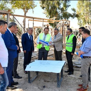 Valimiz Sayın Ali Hamza Pehlivan, Toroslar İlçesi Çağdaşkent Mahallesinde yapımı devam eden Çocuk Evleri Sitesi İnşaatında incelemelerde bulundu.  - fotoğraf 3