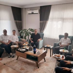 Gaziler, şanlı tarihimizin ebedi kahramanlarıdır. #19EylülGazilerGünü'nde çok kıymetli gazilerimizi ziyaret ettik.  #VatanSizeMinnettar 🇹🇷  📍Yenişehir - fotoğraf 3