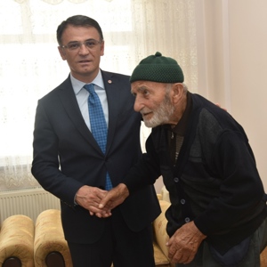 İl Müdürümüz Mahmut ÖZDEMİR, Şehit Uzman Çavuş Mustafa DAĞ’ın Zile’de Yaşayan Ailesini Ziyaret Etti - fotoğraf 1