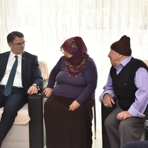 İl Müdürümüz Mahmut ÖZDEMİR Şehit Ömer YILMAZ’ın Ailesine Ziyarette Bulundu - fotoğraf 1