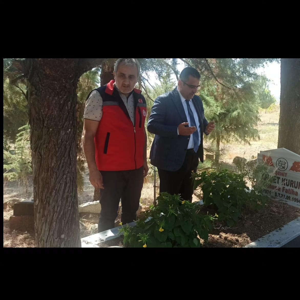 Ahmet KURUN'UN Şehadetinin sene-i devriyesinde kabri başında dualar ettik.