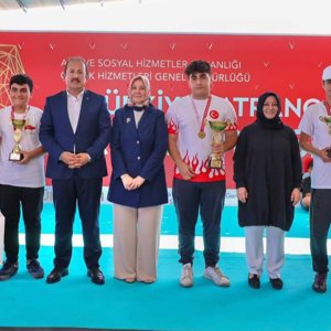 Bakanlığımız  @ASHB_COCUK  koordinasyonunda ilimizde düzenlenen 8.Türkiye Satranç Şampiyonası kapanış programı Bakan Yardımcımız,Valimiz ve Genel Müdürümüzün katılımıyla gerçekleşti, ödül alan çocuklarımızı tebrik ediyoruz.🏆  - fotoğraf 4