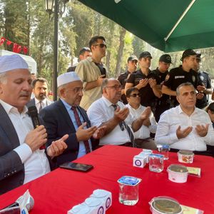 Şehit Polis Memuru Sedat Gezer Şehadetinin 1. yılında mezarı başında dualarla anıldı. Aziz şehidimizin ruhu şad olsun.   📍 Mersin Şehitlik - fotoğraf 1