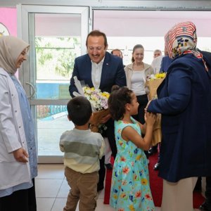 Bakan Yardımcımız Sn.Leman Yenigün,Genel Müdürümüz Sn.Ayşegül Yıldırım Kara ve Valimiz Sn.Ali Hamza Pehlivan Davultepe Çocuk Evleri Sitesini ziyaret etti.  - fotoğraf 2