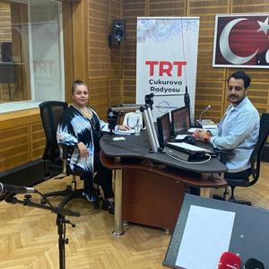 #TRTÇukurovaRadyosu'na Aile Eğitim Programı eğitimcimiz Emel BOZKURT konuk oldu ve 'Evlilik Öncesi Eğitim ve Aile Danışmanlığı Hizmet Modeli'mizi anlattı.   #AileDanışmanlığı ücretsizdir ve Sosyal Hizmet Merkezlerimize başvurmanız yeterlidir. - fotoğraf 1