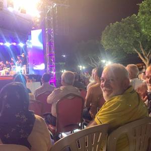 #SilifkeHuzurevi'nde kalan yaşlılarımız Silifke Anıt Meydanı'nda  düzenlenen TRT Müzik canlı yayını ''Alaturka Akşamlar'' programına katılarak keyifli bir akşam geçirdiler.  - fotoğraf 3