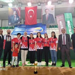 Cumhuriyetin 100. yılı anısına düzenlenen kamu spor oyunları voleybol kadınlar kategorisinde Giresun Aile ve Sosyal Hizmetler İl Müdürlüğü şampiyon oldu - fotoğraf 1