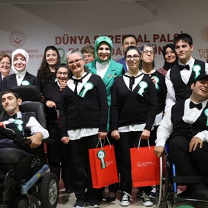 Bakanımız Mahinur Özdemir Göktaş Serebral Palsili Gençlerle Bir Araya Geldi - fotoğraf 1