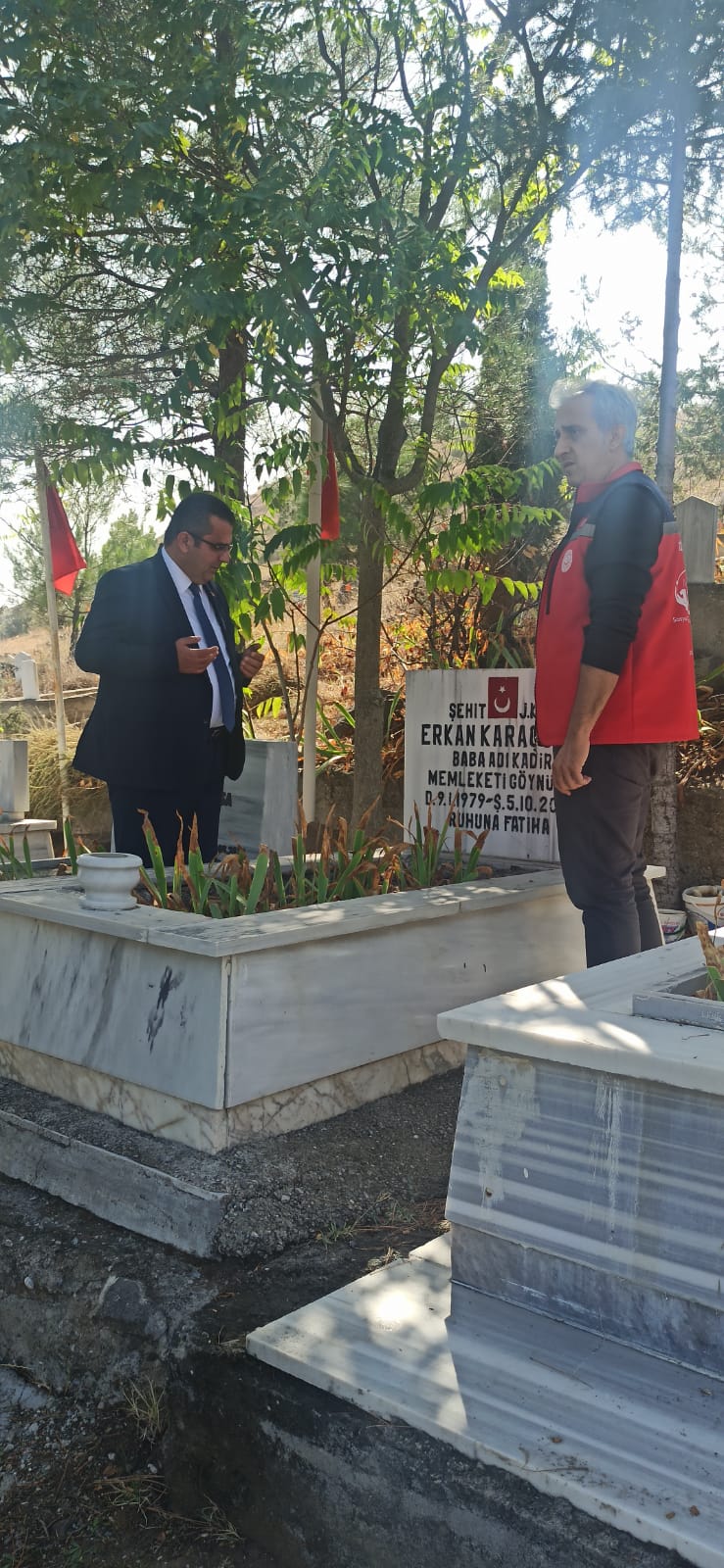 Şehidimiz Jandarma Komando Onbaşı Erkan KARAÇOBAN'IN, Şehadetinin Sene-i devriyesinde kabri başında dualar ettik.