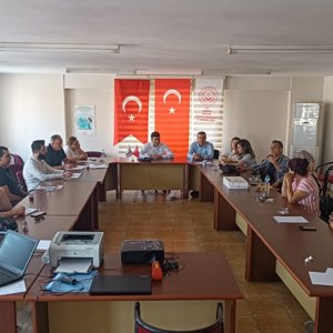 İl Müdürlüğümüz #ÇocukHizmetleriBirimimiz, Shm'lerde görev yapan 'Korunmaya Muhtaç Çocuk' Birimi personelleri ile Çocuk kuruluşları sosyal servislerinde görev yapan meslek elemanları ile değerlendirme ve planlama toplantısı yaptı. - fotoğraf 2