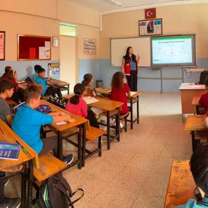 #ErdemliSHM, Dağlı İlk ve Ortaokulu öğrencilerine ''#ÇocukHakları, Dijital Bağımlılık ve Ekolojik Okuryazarlık'' konularında eğitim verdi.  #ÇocuklarGüvendeProjesi - fotoğraf 3