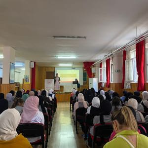 #MezitliSHM, Mezitli Kız İmam Hatip Anadolu Lisesi öğrencilerine "Akran Zorbalığı, İletişim Becerileri, Çocuk Koruma Kanunu" konularında eğitim düzenledi. - fotoğraf 2