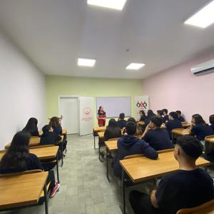 #AnamurSHM, Yalıvleri Çözüm Akademi Anadolu Lisesi öğrencilerine "Erken Yaşta ve Zorla Evlilikle Mücadele, Aile İçi Şiddet, Kadına Yönelik Şiddetle Mücadele ve #KADES "konularında eğitim düzenledi. - fotoğraf 1