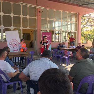 #ToroslarSHM Kadın İrtibat Birimimiz, Buluklu ve Resul Mahallesi kahvehanelerindeki erkek vatandaşlarımıza ''Kadına Yönelik Şiddetle Mücadele, #KADES uygulaması ve Erken Yaşta Zorla Evlilikle Mücadele'' konularında  eğitim verdi.  - fotoğraf 2