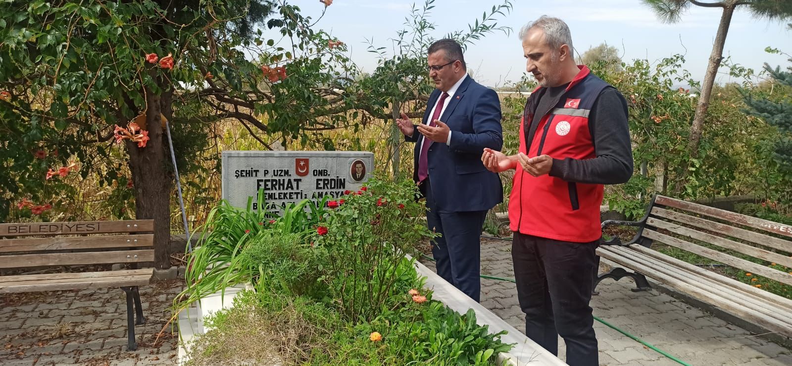 Şehidimiz Piyade Uzman Onbaşı Ferhat ERDİN'İN sene-i devriyesinde kabri başında dualar ettik.