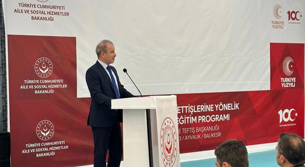 Rehberlik ve Teftiş Başkanlığımızca Ayvalık'ta Düzenlenen Bakanlığımız Müfettişlerine Yönelik Hizmet İçi Eğitim Programı Başkanımız Sayın Mahmut  KARDAŞ'ın Açılış Konuşması İle Başlamıştır. 