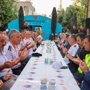 Şehit İstihkam Uzman Çavuş Mehmet Emre Teke için düzenlenen mevlid programına Valimiz Sn.Ali Hamza Pehlivan ile katıldık.  Aziz şehidimizin ruhu şad olsun.  - fotoğraf 1