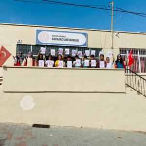 #ErdemliSHM, Barbaros Ortaokulu öğrenci ve öğretmenlerine ''Dijital Bağımlılık, #ÇocukHakları ve Ekolojik Okuryazarlık'' konularında eğitim verdi.     - fotoğraf 1