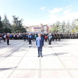 Cumhuriyet Bayramı Çelenk Sunma Töreni Yapıldı - fotoğraf 9
