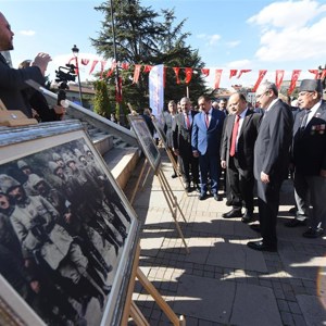 Cumhuriyet Bayramı Çelenk Sunma Töreni Yapıldı - fotoğraf 13
